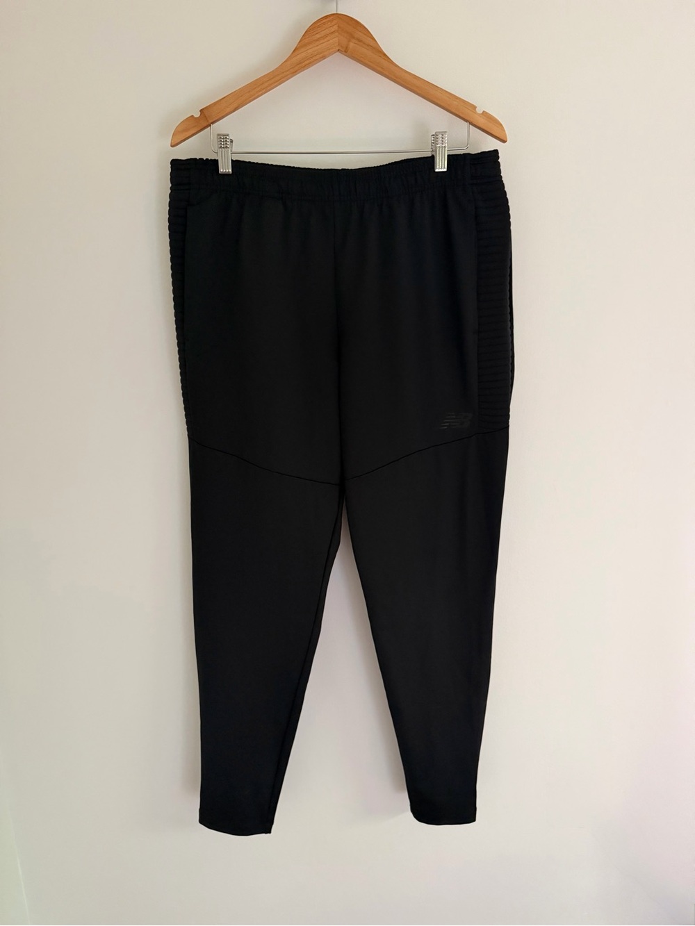 New Balance Men’s Black Tapered Athletic Pants L